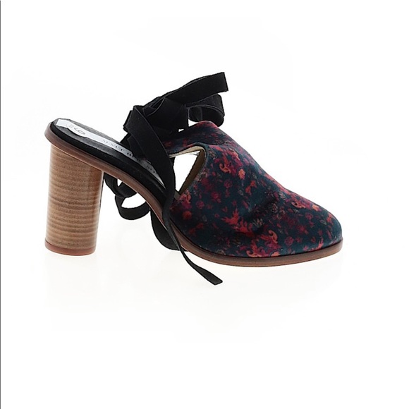 Matt Bernson Shoes - Matt bernson strappy velvet heels 6